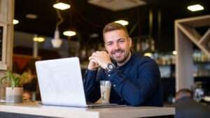 বিনামূল্যে ফ্রিল্যান্সিং